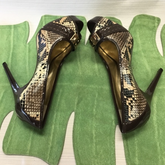 Guess Striking Peep Toe Heels - Picture 4 of 6